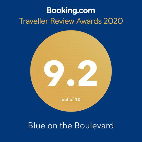 Beautifully Appointed Large Family Home - Hotel Accommodation 3