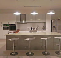 Beautifully Appointed Large Family Home - Hotel Accommodation