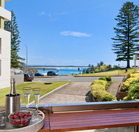 Beauty at the Beach - modern beachfront apartment - Hotel Accommodation