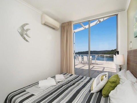 Bella Mare - 2 Bedroom Ocean View Terrace Apt - Hotel Accommodation 3