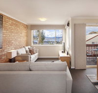 Beloka 9 - Overlooking Lake Jindabyne - Hotel Accommodation