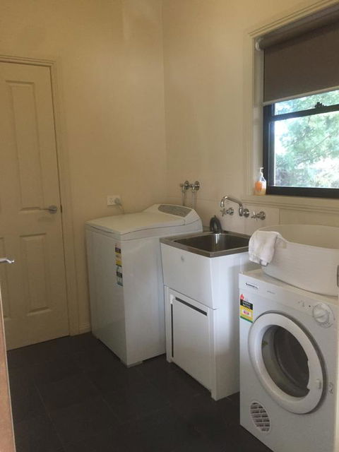 Bennett House Horsham - Hotel Accommodation 2