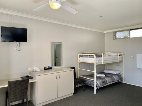 Bermagui Beach Hotel - Hotel Accommodation 1