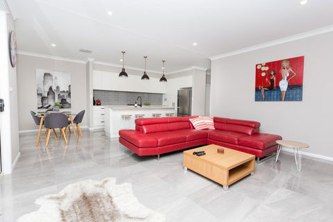 Best Central Wagga Townhouse - Hotel Accommodation 0