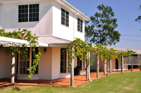 Bimbadgen - Hotel Accommodation 1