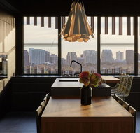 Birdcage Penthouse Luxury Melbourne Ultra Modern Industrial Chic - Hotel Accommodation