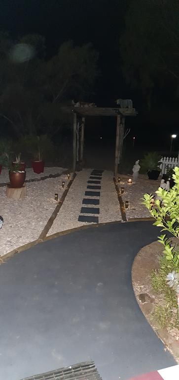 Birdhouse Cottage B&B - Hotel Accommodation 2