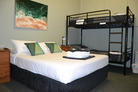 Black Diamond Lodge - Hotel Accommodation 2
