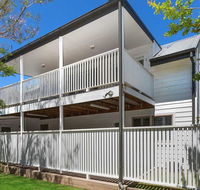 Blake Loft on Manning - 500 metres to two beaches - Hotel Accommodation