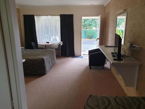 Blayney Central Motel - Hotel Accommodation 2