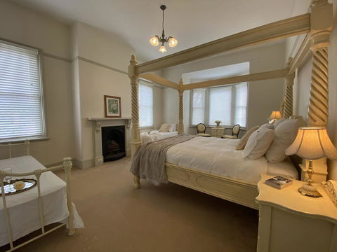 Blayney House - Hotel Accommodation 0