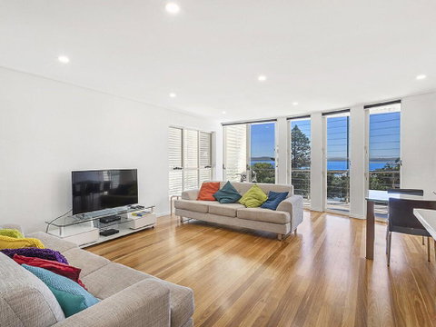 Blue Bird At Nelson Bay - Hotel Accommodation 1