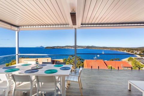Blue Water Splendour - Infinity Pool And Amazing Views!! - Hotel Accommodation 2