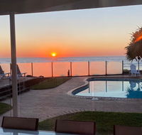 Blueys on the Bay- Blue Bay - Hotel Accommodation