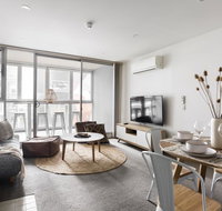 Boho on Morphett-In the heart of the CBD - Wifi - Nespresso - Netflix - Hotel Accommodation