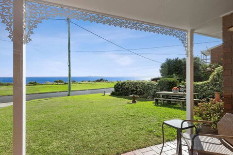 WATERFRONT - BAY VIEWS - Edgewater Springs - Hotel Accommodation 1