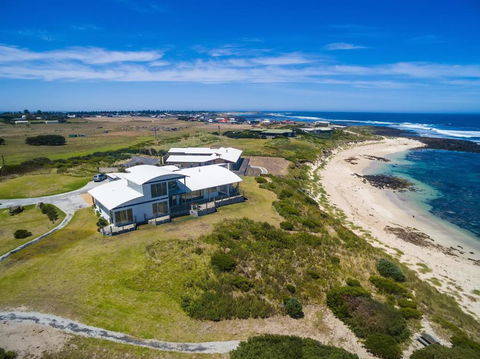 Wytonia Beachfront Accommodation - Hotel Accommodation 0