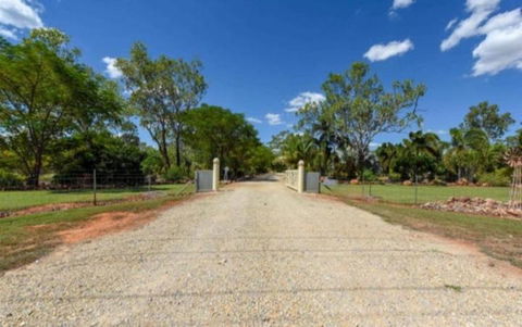 Almost Off Grid Tranquillity - Hotel Accommodation 1