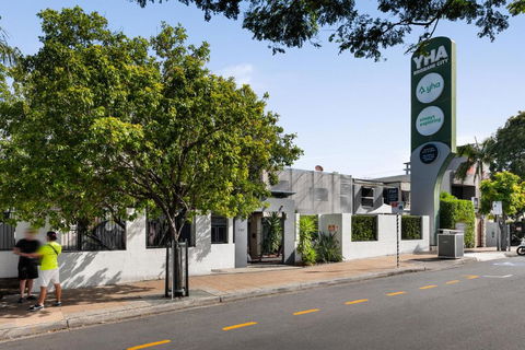 YHA Brisbane City - Hotel Accommodation 1