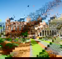 Perth Scavenger Hunt Perched On A Swan - Hotel Accommodation