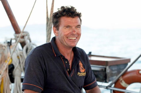 Whitehaven Beach Sailing And Snorkeling Cruise - Hotel Accommodation 2