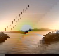 2-Night Whitsunday Islands All-Inclusive Sailing Tour from Airlie Beach - Hotel Accommodation