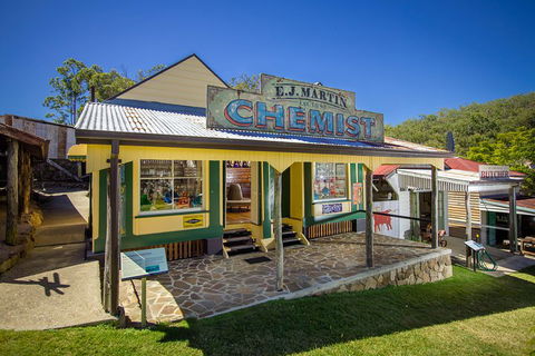 Entry Ticket At Historic Village Herberton - Hotel Accommodation 1