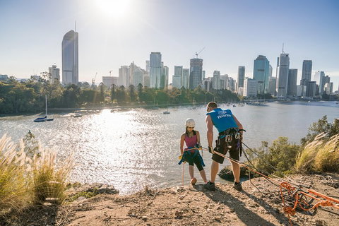 Abseiling The Kangaroo Point Cliffs In Brisbane - Hotel Accommodation 1