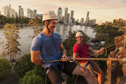 Abseiling The Kangaroo Point Cliffs In Brisbane - Hotel Accommodation 5