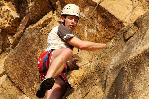 Rock Climbing At The Kangaroo Point Cliffs In Brisbane - Hotel Accommodation 0