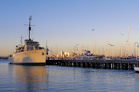 Melbourne City And Williamstown Ferry Cruise - Hotel Accommodation 4
