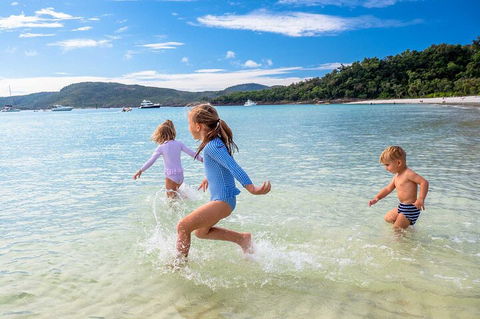 Whitehaven Beach And Daydream Island Cruise - Hotel Accommodation 3