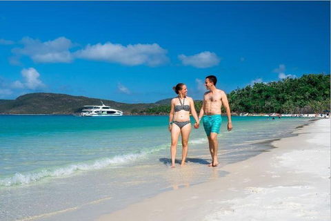 Whitehaven Beach Half-Day Cruises - Hotel Accommodation 3