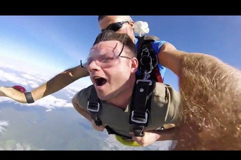 Reef And Rainforest Tandem Sky Dive In Cairns - Hotel Accommodation 1