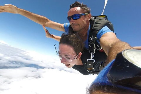 Reef And Rainforest Tandem Sky Dive In Cairns - Hotel Accommodation 4
