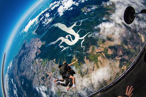 Reef And Rainforest Tandem Sky Dive In Cairns - Hotel Accommodation 5