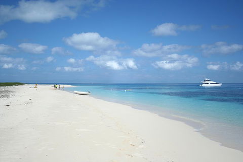 Seastar Luxury Outer Great Barrier Reef Island And Reef Tour From Cairns - Hotel Accommodation 3
