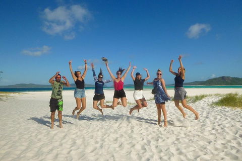 2-Day Whitsundays Sailing Adventure: Summertime - Hotel Accommodation 2