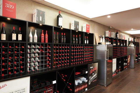 Penfolds Barossa Valley: Make Your Own Wine - Hotel Accommodation 2
