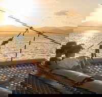 Sunset Sail In The Whitsundays - Hotel Accommodation