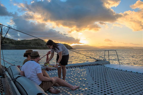Sunset Sail In The Whitsundays - Hotel Accommodation 2